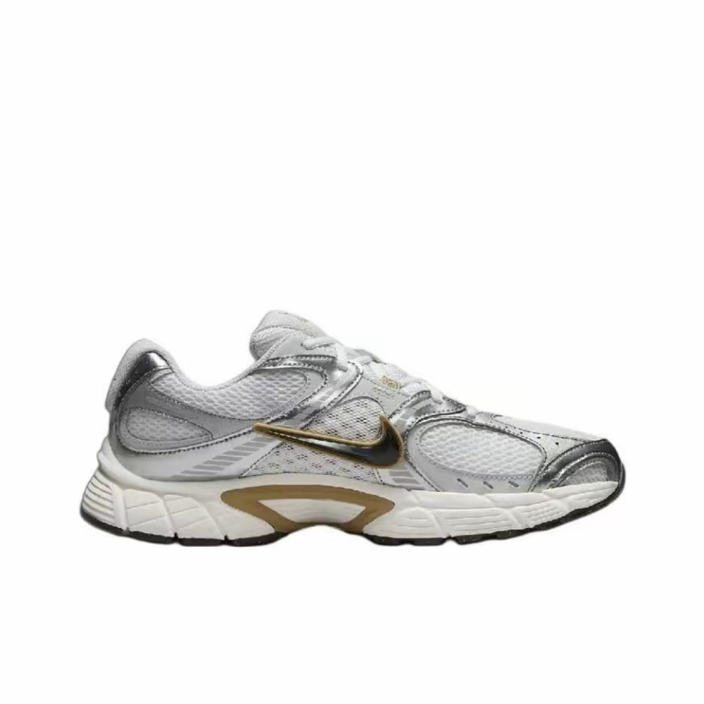 Nike V5 RNR "Parachute Beige Metallic"