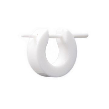 Серьга пластик белая