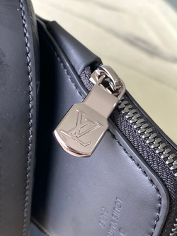 Louis Vuitton Avenue Slingbag PM
