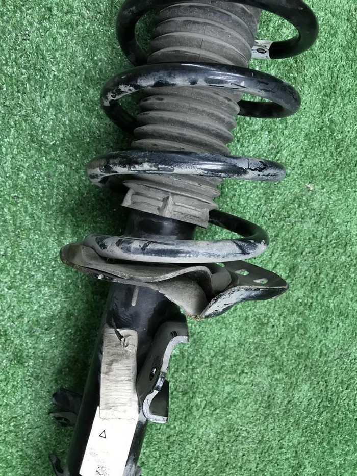 Амортизатор передний RH LR Discovery Sport (19-нв)