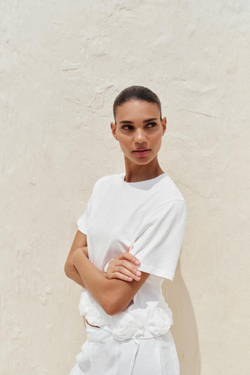 ZARA ФУТБОЛКА С РЕЛЬЕФНЫМИ РОЗАМИ, БЕЛЫЙ