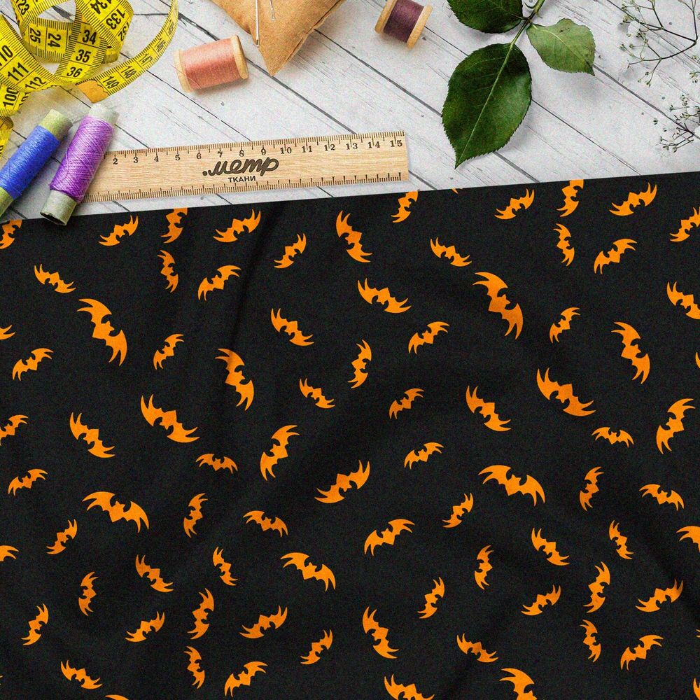 Ткань ниагара оранжевые летучие мыши на чёрном фоне