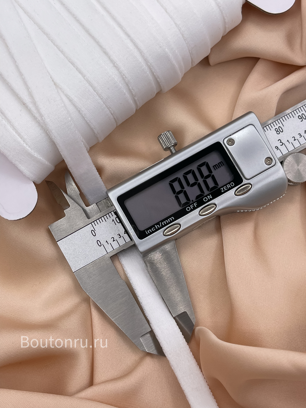 Лента тоннельная белая 9 мм