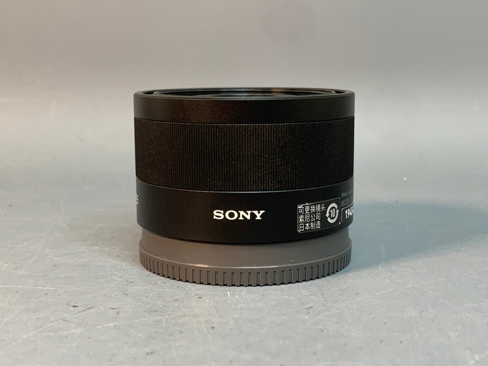 Sony Sonnar T* FE 35mm f/2.8 ZA