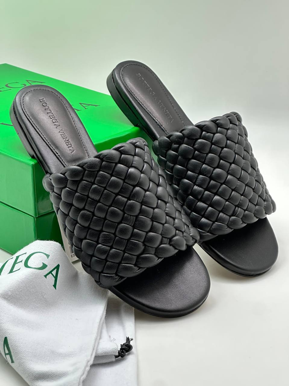 Шлепанцы Bottega Veneta