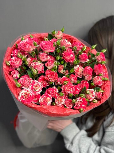 Букет из 11 кустовых роз сорта "Фаер Воркс"