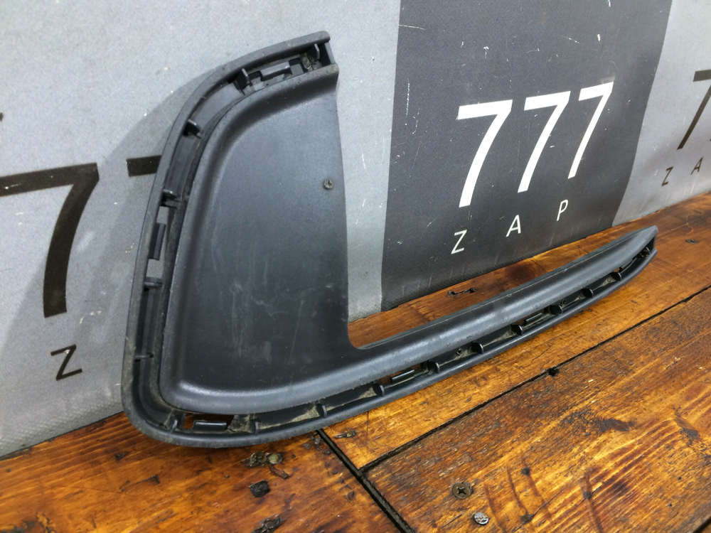 Накладка решетки радиатора Kia Sportage 4 18-22 Б/У Оригинал 86353F1600