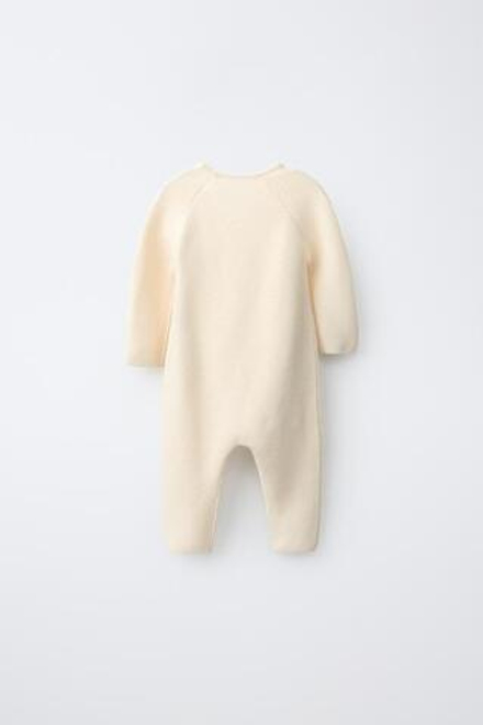 ZARA ТРИКОТАЖНЫЙ КОМБИНЕЗОН С ВЫШИВКОЙ, ЭКРЮ