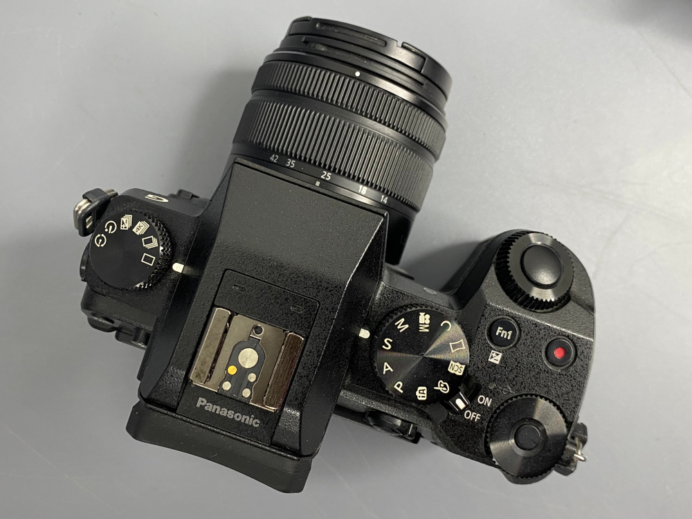 Panasonic Lumix DMC-G7 Kit 14-42mm 900 кадров