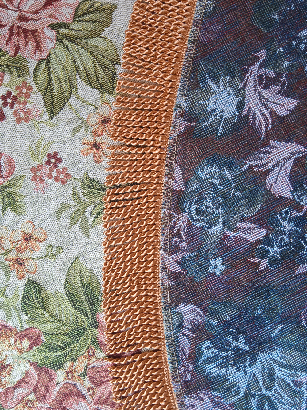 Гобеленовая скатерть Букет пионов D 200 см