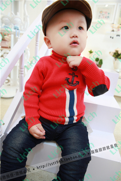 Джемпер с контрастной полоской и аппликациями на локтях