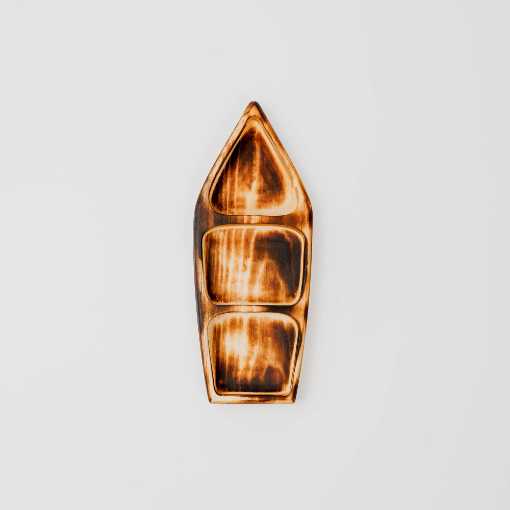 Деревянная менажница с 3 отсеками из кедра