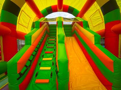 Коммерческий надувной батут «Зверята 2» с крышей, 10х6х6 м