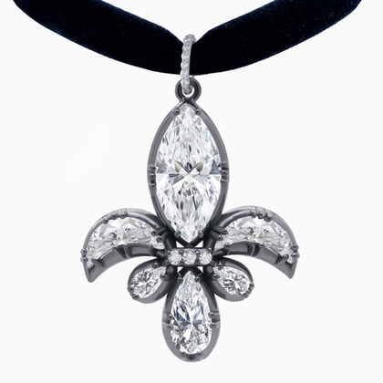Подвеска Fleur de lis