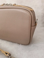 Сумка женская из натуральной кожи бежевая через плечо