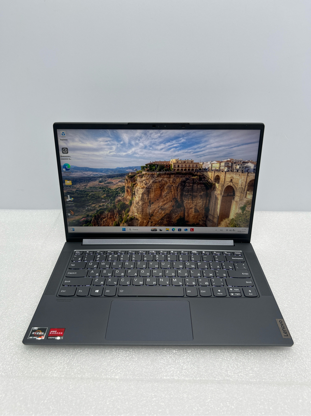 Ноутбук Lenovo Yoga Slim 7 14ARE05 (82A2006PRU) 14"/AMD Ryzen 5 4500U/RAM 16GB/SSD 256GB/AMD Radeon Graphics/1920x1080/IPS/Windows 11/Подсветка кл-ры: LED/Цвет: серый. Состояние: Уценка/небольшой след. на матрице от клавиатуры