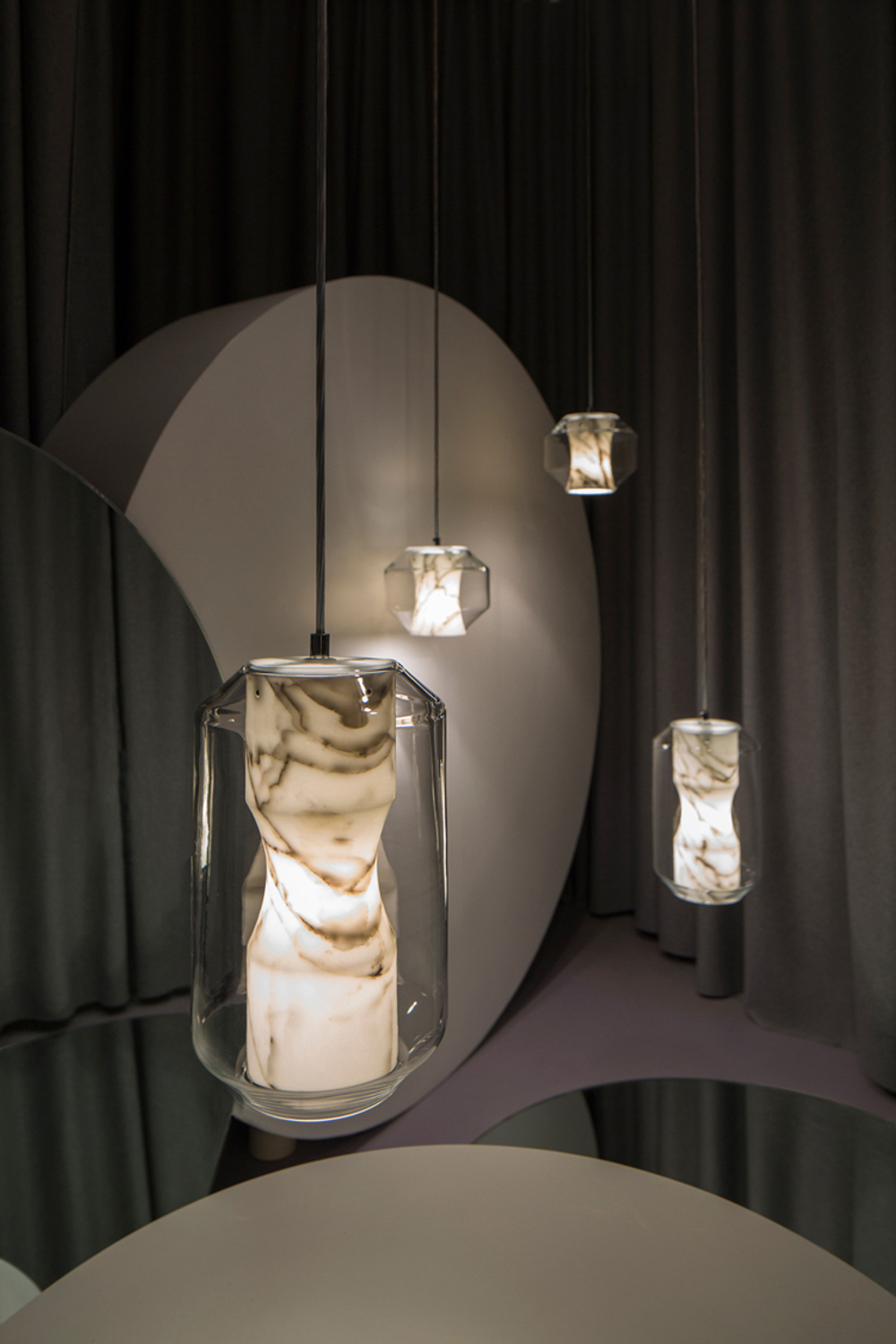 Подвесной дизайнерский светильник  Chamber by Lee Broom D25