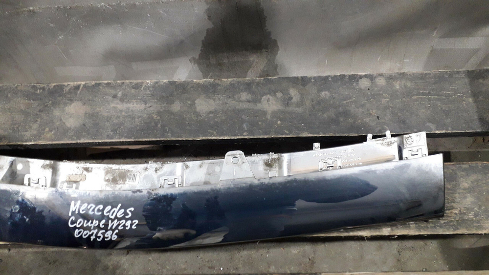 Накладка переднего бампера Mercedes GLE (C292) 15-19 Б/У Оригинал A2928852200