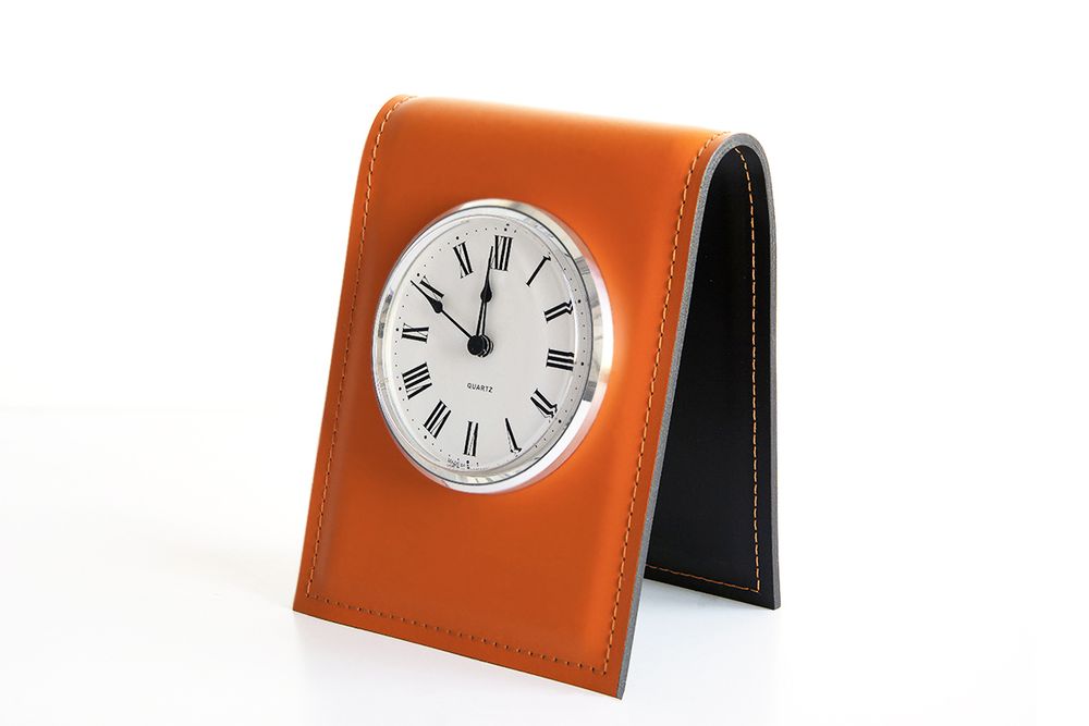 ЧАСЫ D103 на подставке BUVARDO БИЗНЕС из кожи цвет ОРАНЖ/ШОКОЛАД