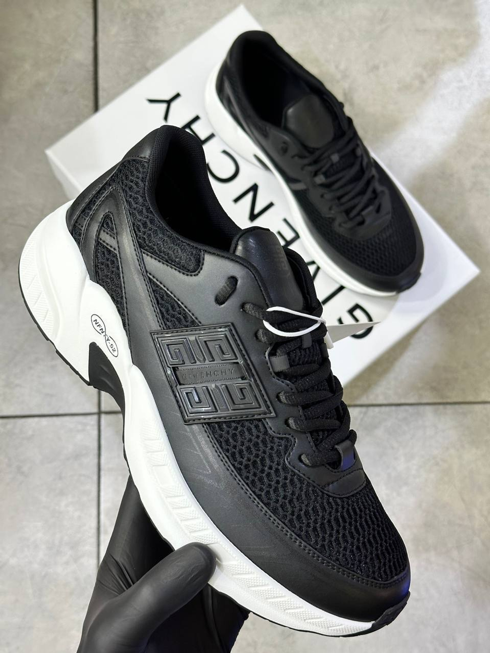 Кроссовки Givenchy