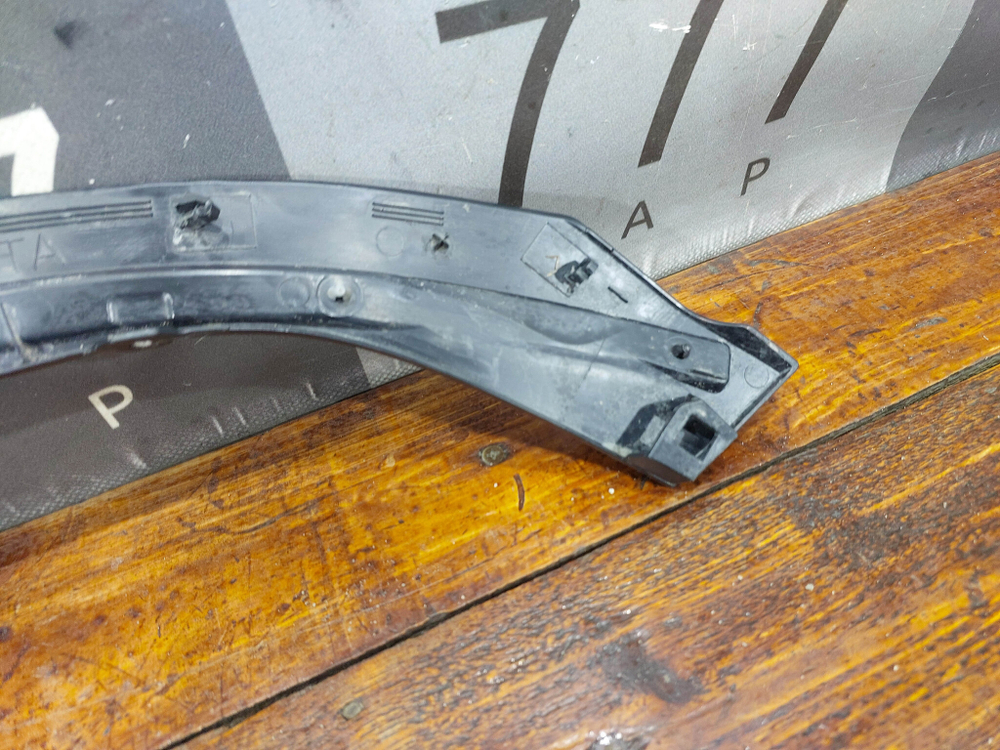 Накладка двери задней левой нижняя Toyota RAV4 V (XA50) 18-нв Б/У Оригинал 678580R060