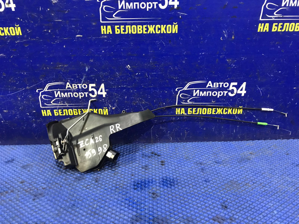 Замок двери задней правой TOYOTA RAV4 2000-2005