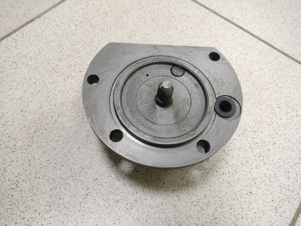 Насос масляный КПП ЯМЗ 239 336.1704010