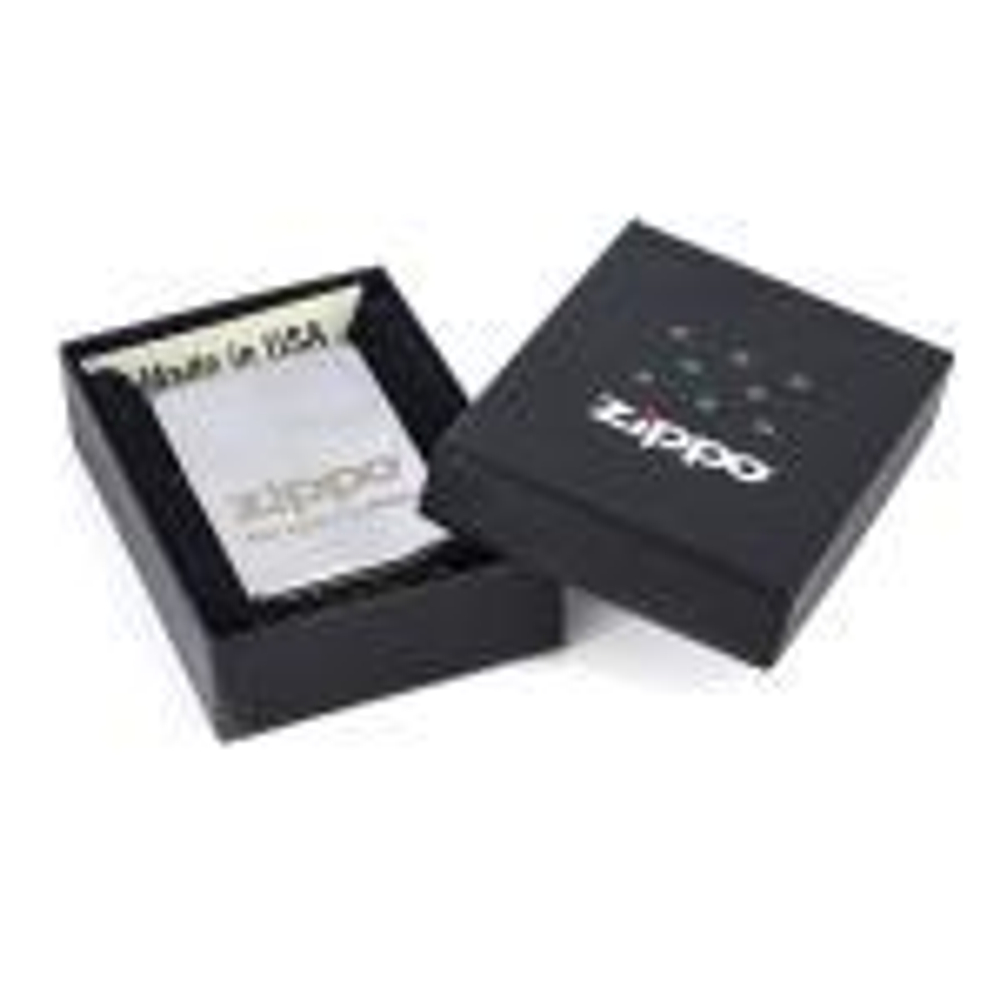 Зажигалка ZIPPO Classic Brushed Chrome™ логотип Zippo с девизом компании на фронтальной поверхности ZP-200 Name in flame