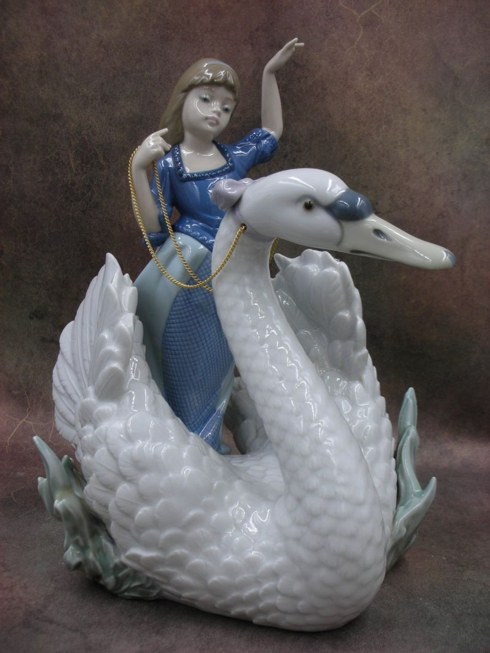 Статуэтка. Фарфор. Лебедь и принцесса. Lladro. Испания