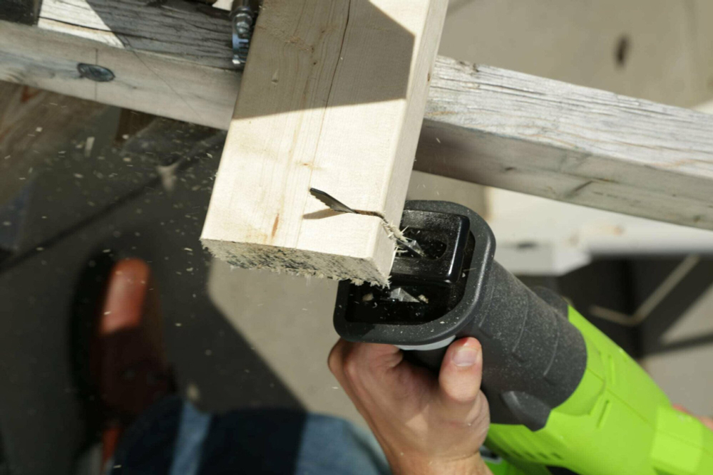 Пила сабельная аккумуляторная GREENWORKS GD24RS 24В,мак.гл.пропила-220мм,б/щ,без АКБ и ЗУ (1200407)