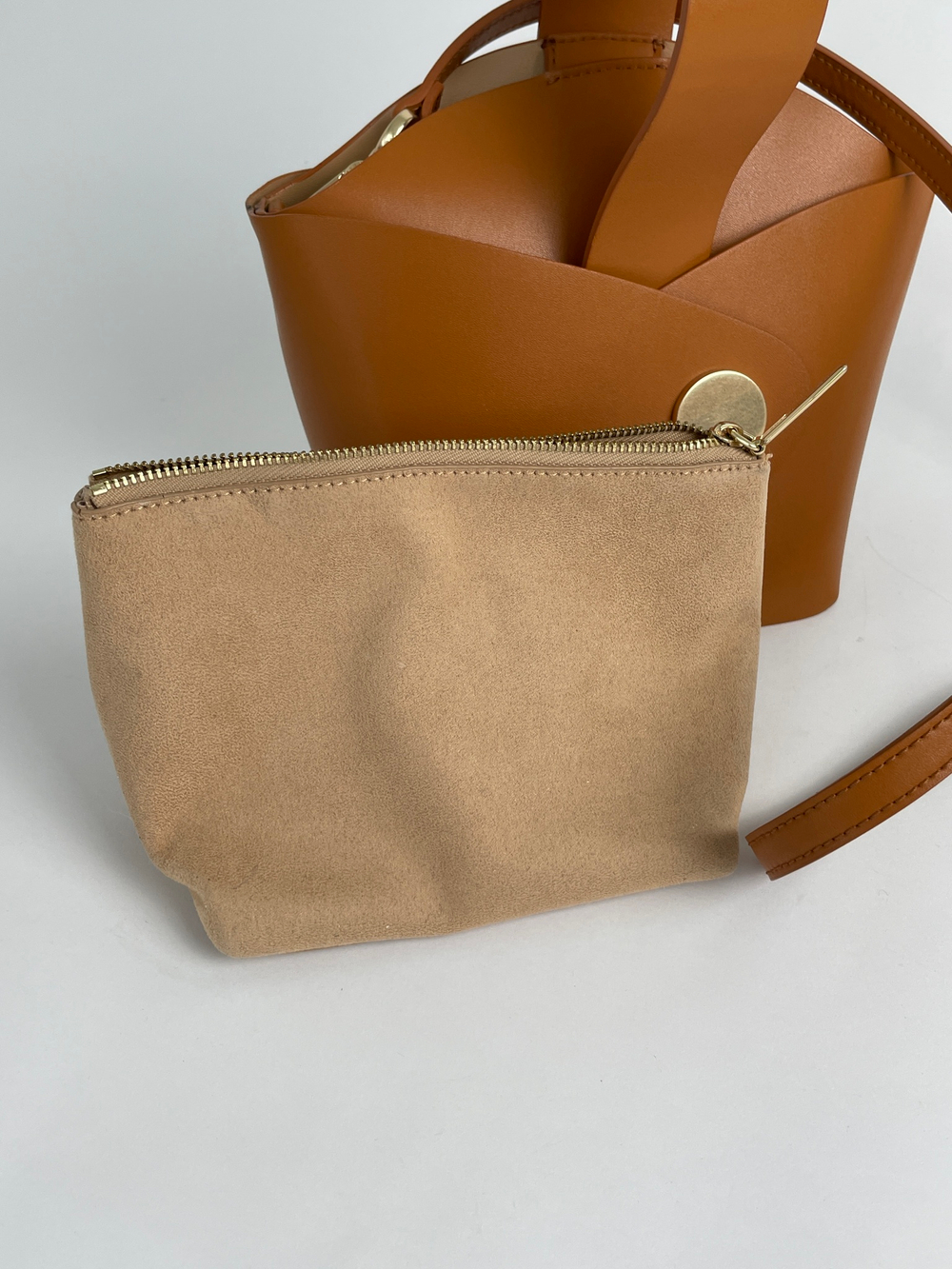 Сумка Charles & Keith