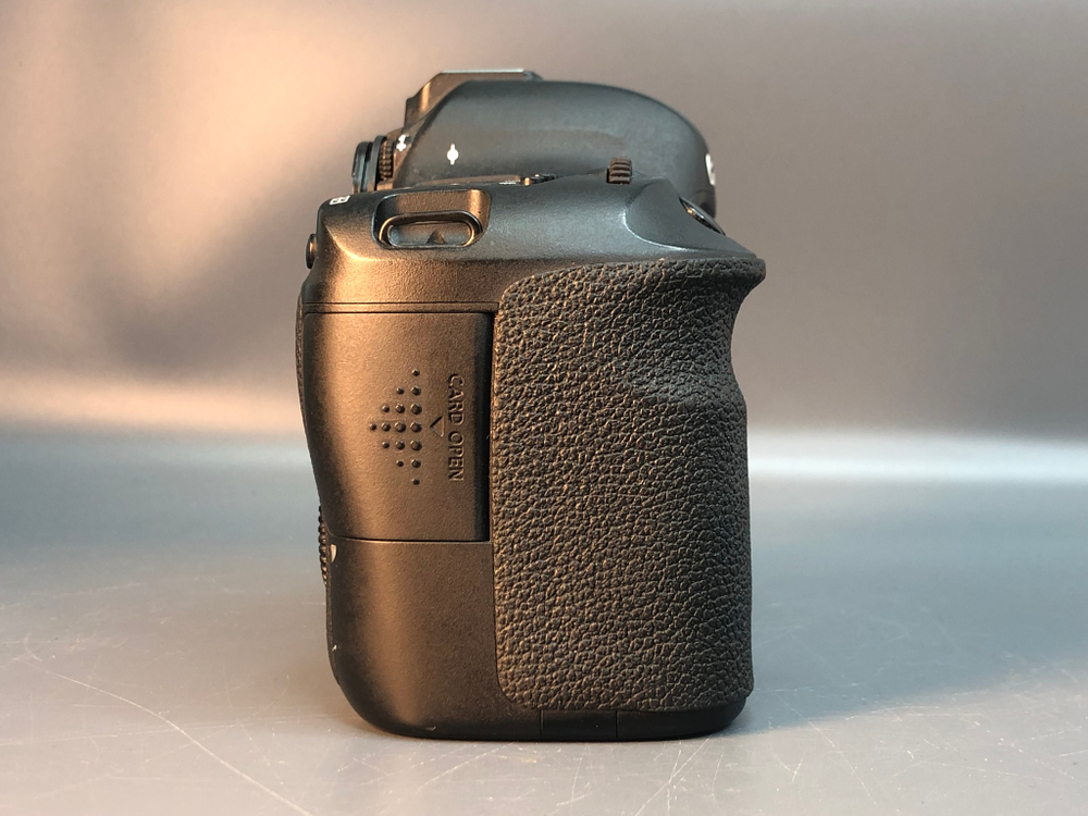 Canon 6D 122126 Кадров, резинка у колеса режимов отклеивается