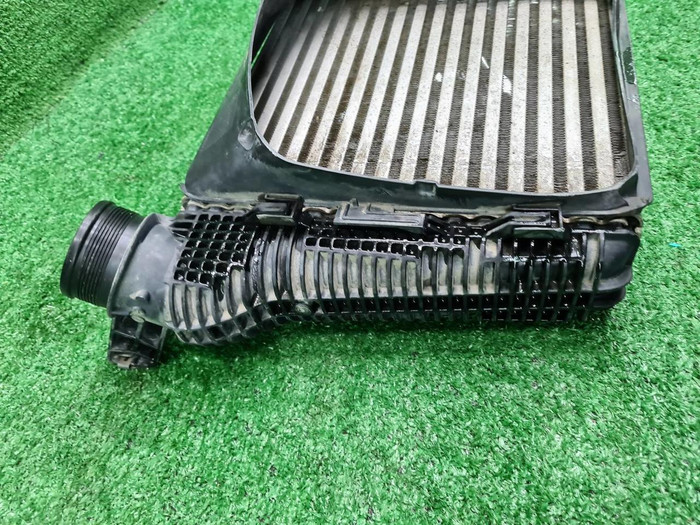 Интеркулер правый Porsche Macan 95b (2014-н.в.)