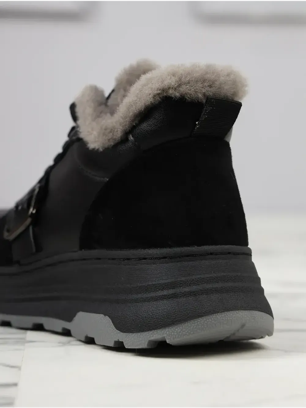 Кроссовки зимние