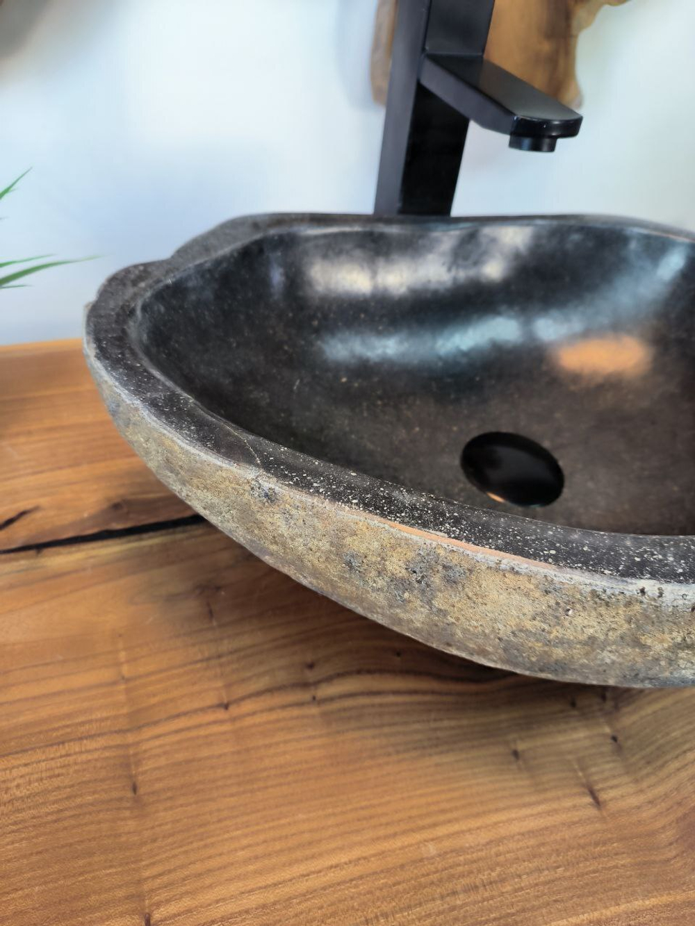 Раковина из речного камня RS-65785 44х33х15 из натурального камня