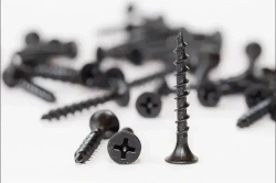 Саморезы чёрные по дереву в кейсе (775 шт.)