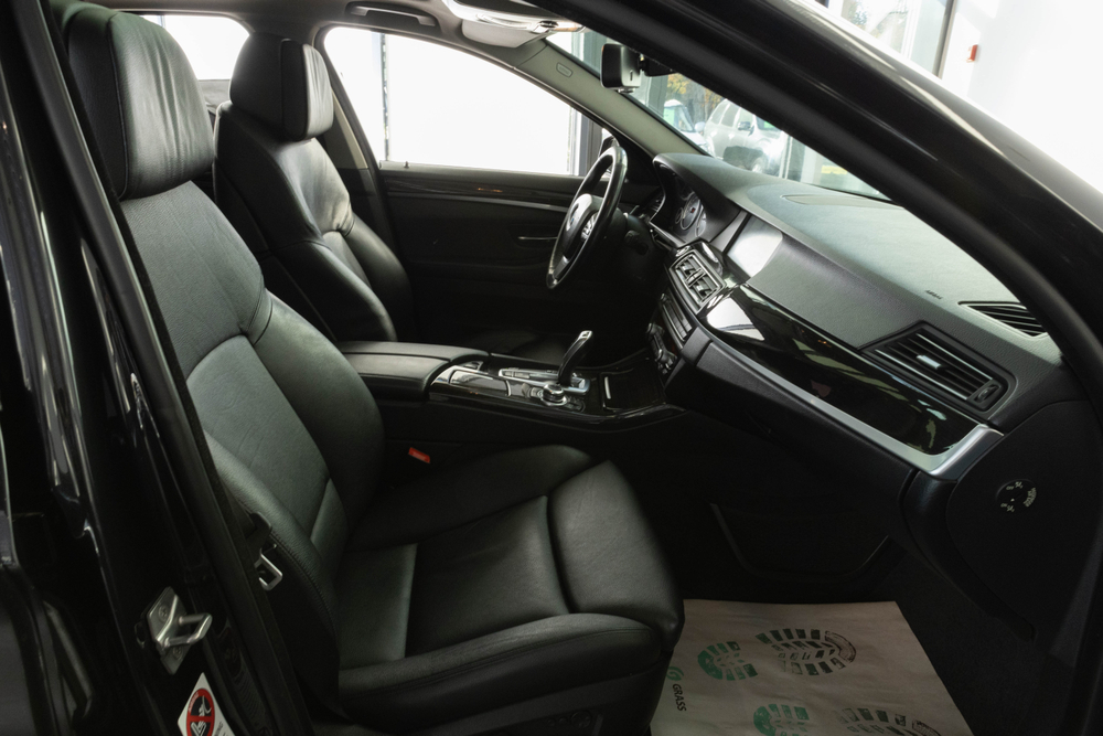 BMW 5-Series, 2011 год