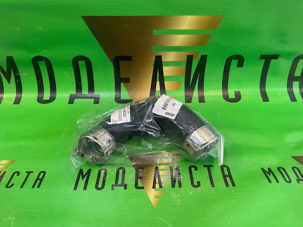 Патрубок интеркулера TOYOTA 173020E022