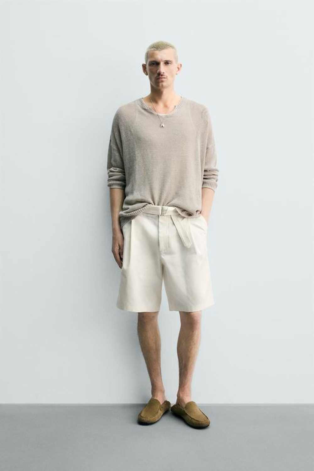 ZARA ШОРТЫ RELAXED FIT С СКЛАДКАМИ И ПОЯСОМ, ЖЕЛТОВАТО-БЕЛЫЙ
