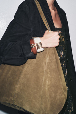 ZARA НАБОР ИЗ 2 ЖЕСТКИХ БРАСЛЕТОВ ИЗ СМОЛЫ, КОРИЧНЕВЫЙ