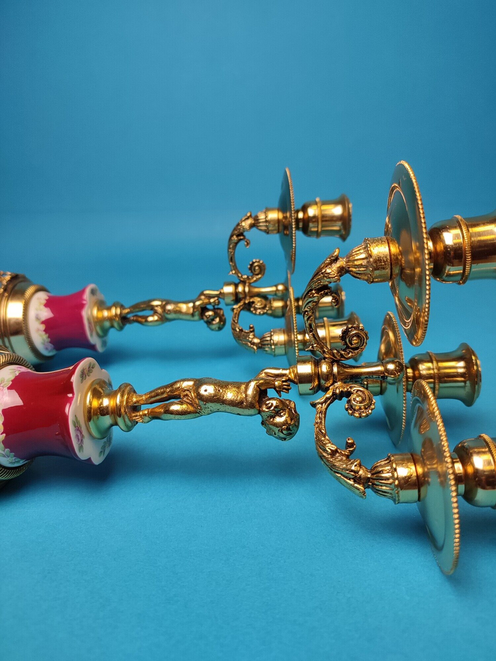 Пара подсвечников