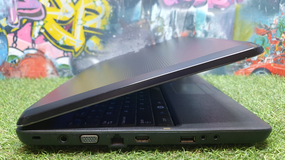 Ноутбук Samsung Pentium/4Gb