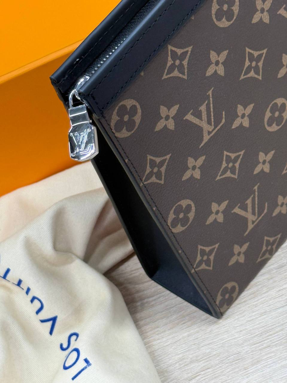 Клатч Louis Vuitton