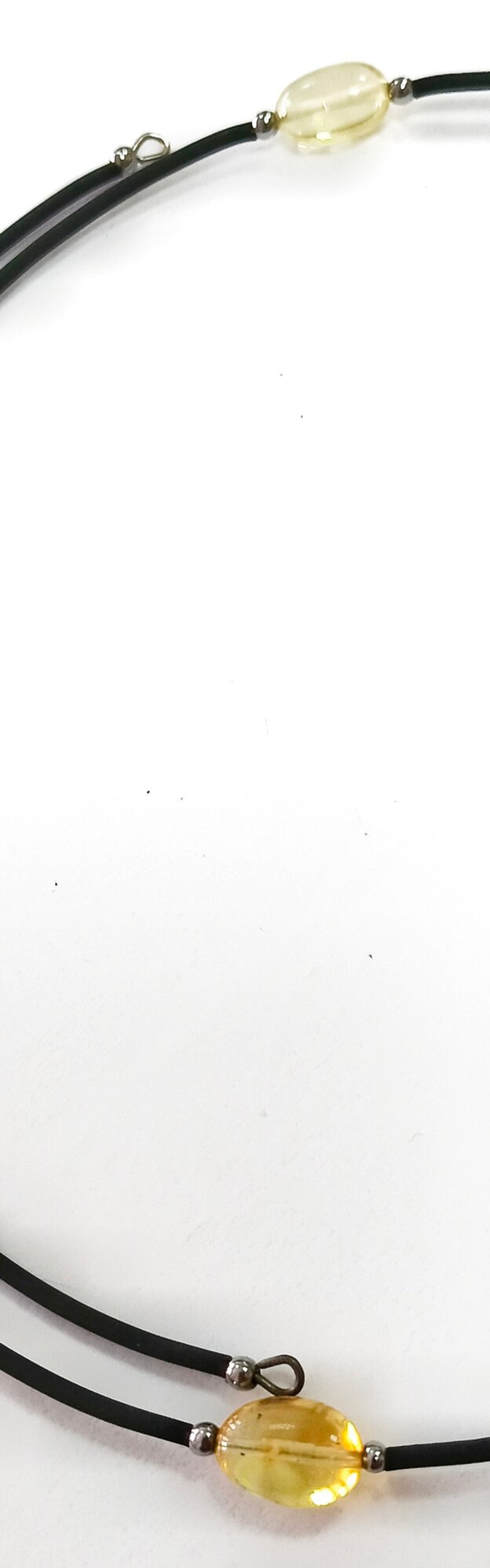 Чокер на шею,каучук,янтарь