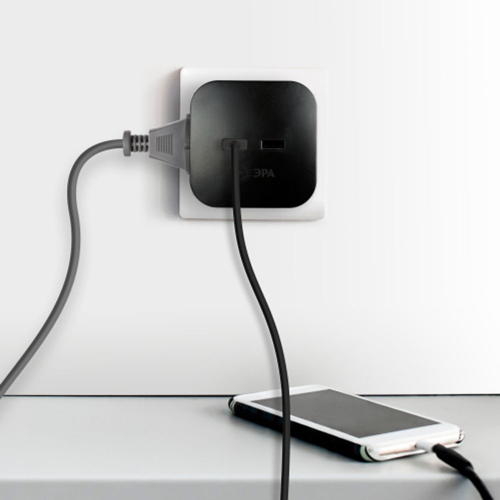 Разветвитель электрический ЭРА SP-4-USB-B на 4 розетки + 2xUSB 2400mA без заземления 10А черный