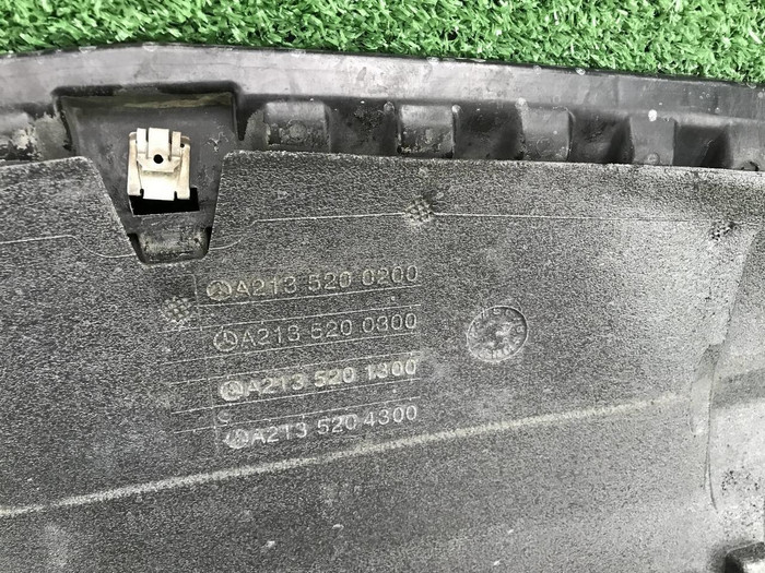 Пыльник переднего бампера Mercedes E W213 (16-21)