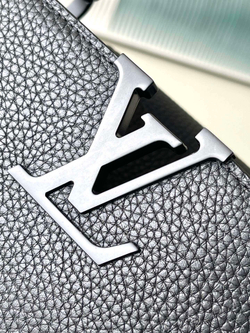Louis Vuitton Capucines East West MM