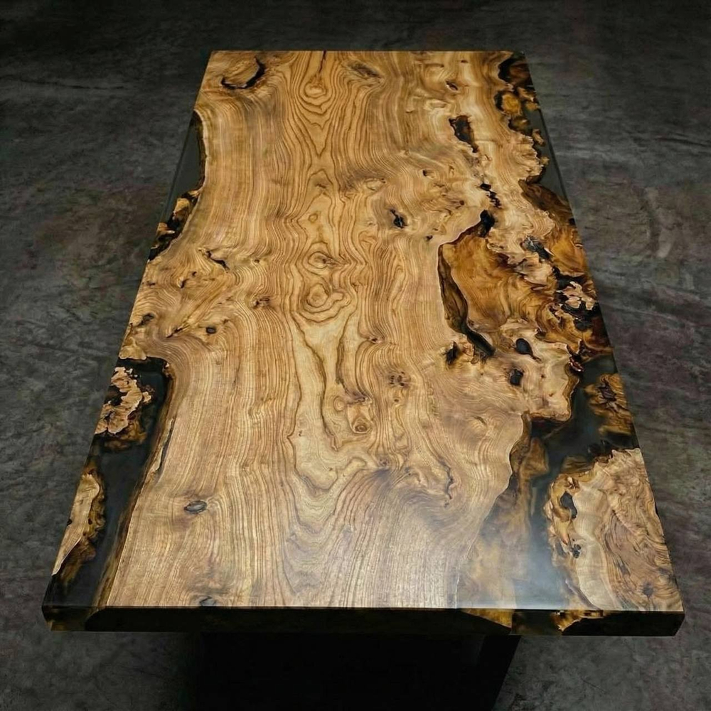 Карагач свилеватый