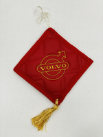 Ромб Volvo (экокожа, красный с золотой вышивкой)