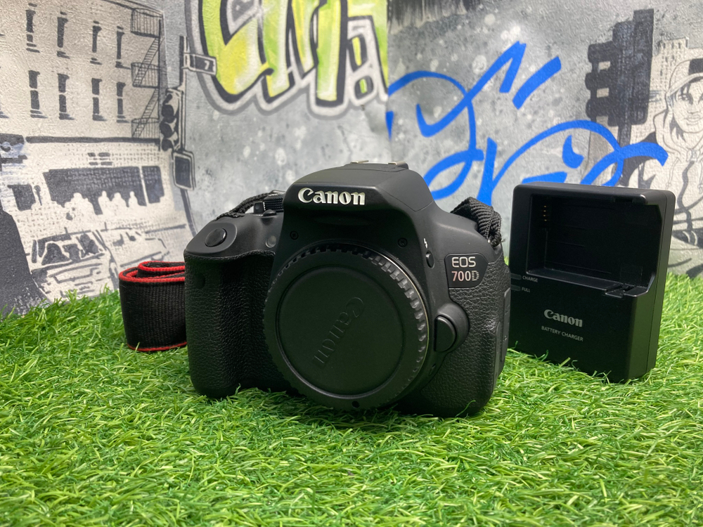 Canon EOS 700D 22.000 кадров